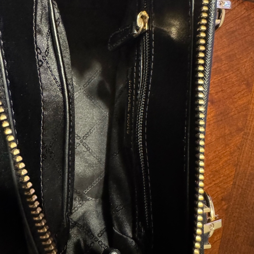 Michael Kors Black Marilyn Small Saffiano Leather
Crossbody Bag - Picture 4 of 6